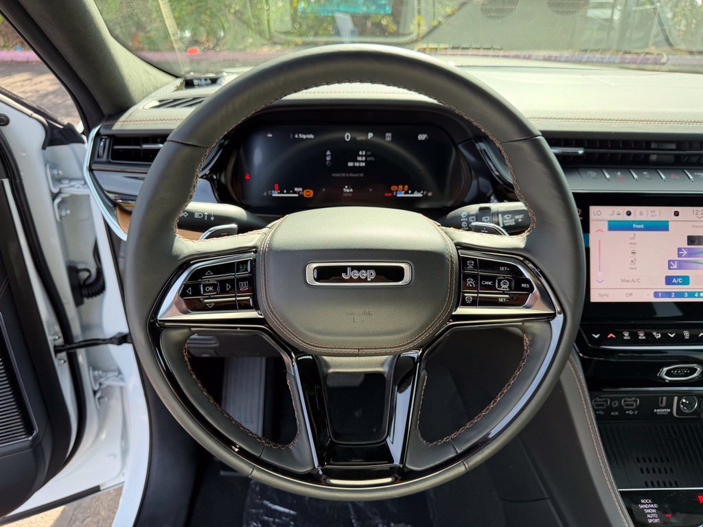 New 2027 Bright White Clear-Coat Paint Jeep Summit image 20