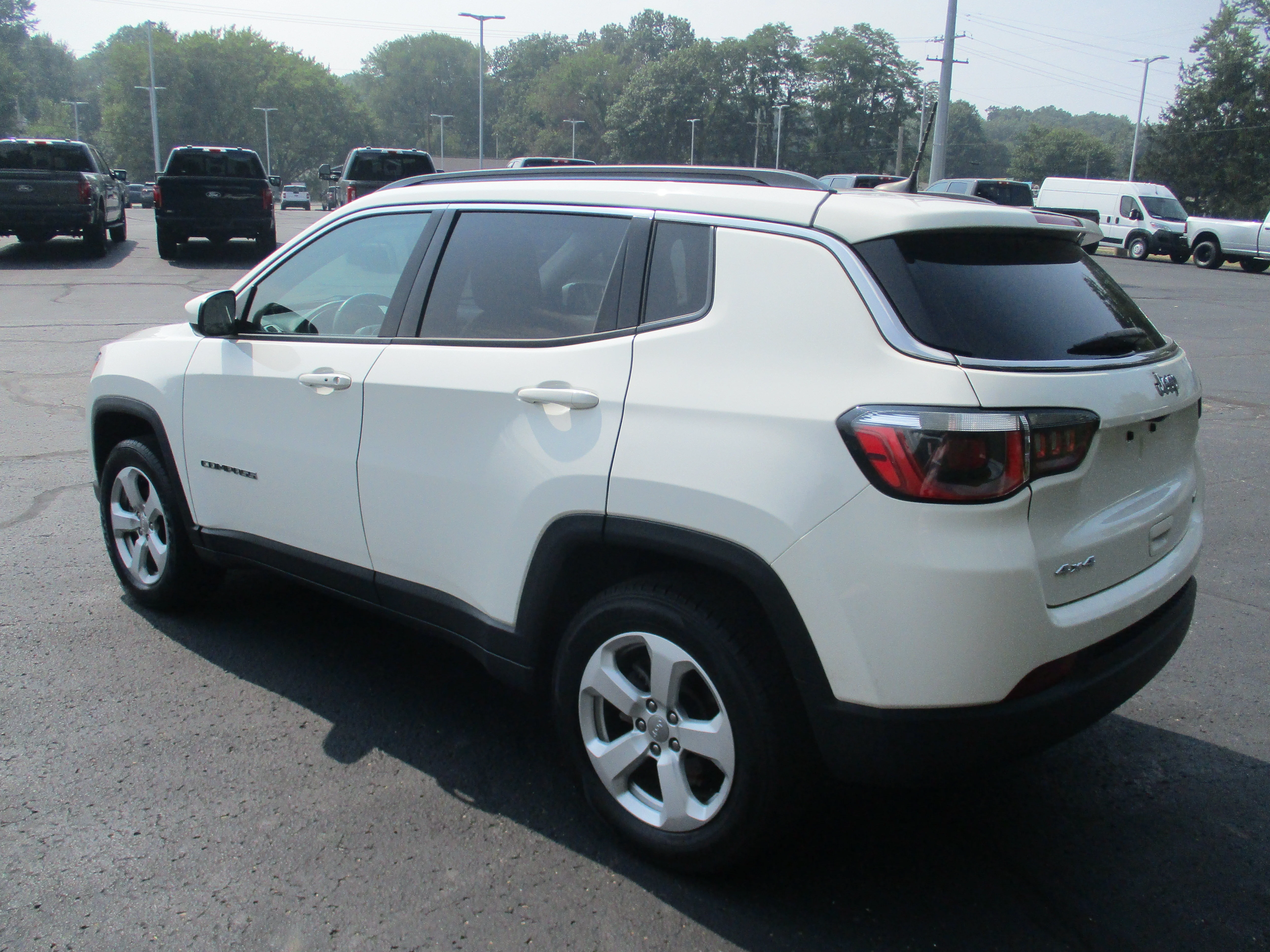 Used 2020 White Clearcoat Jeep Latitude image 53