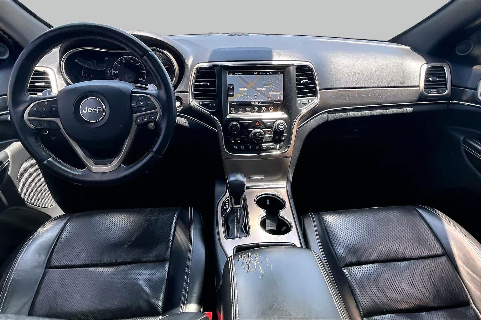 Used 2017 Diamond Black Crystal Pearlcoat Jeep Limited image 14