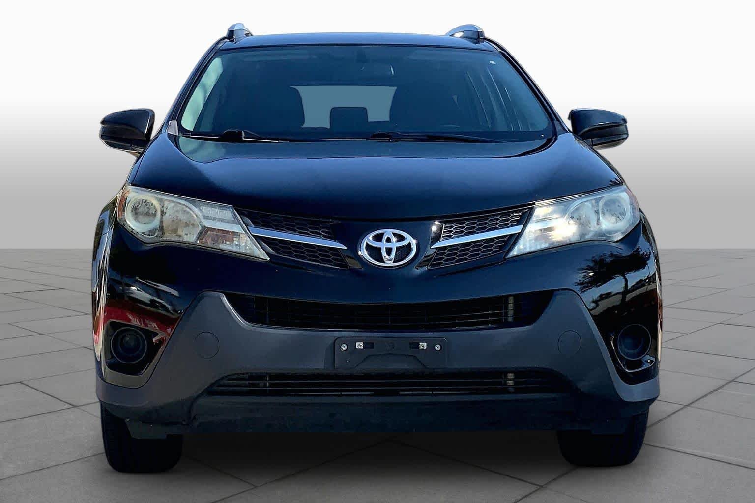 Used 2015 Black Toyota LE image 4