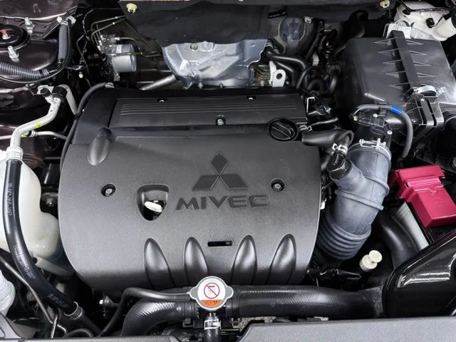 Used 2024  Mitsubishi 2.0 LE image 12