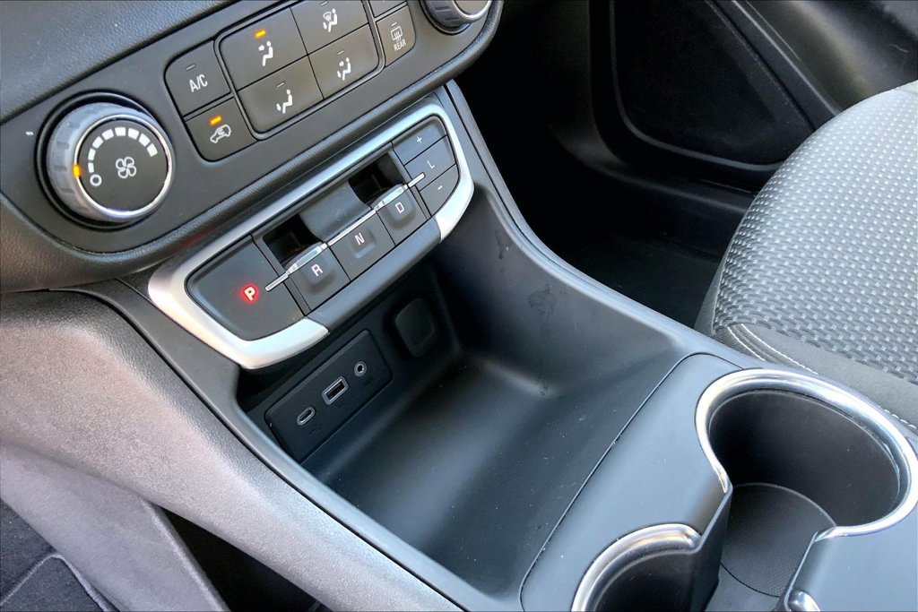 Used 2024 White GMC SLE image 17
