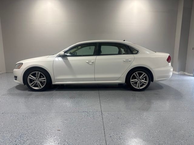 Used 2014 White Volkswagen 2.5 SE image 10