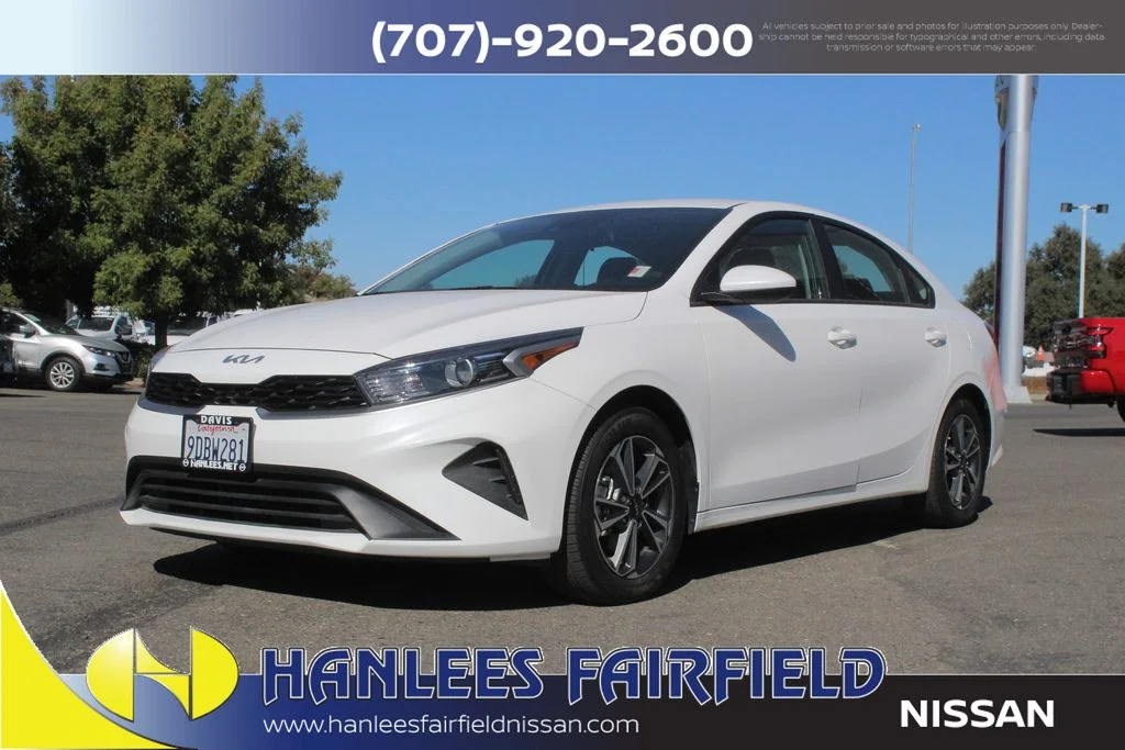 Used 2023 White Kia LXS image 3
