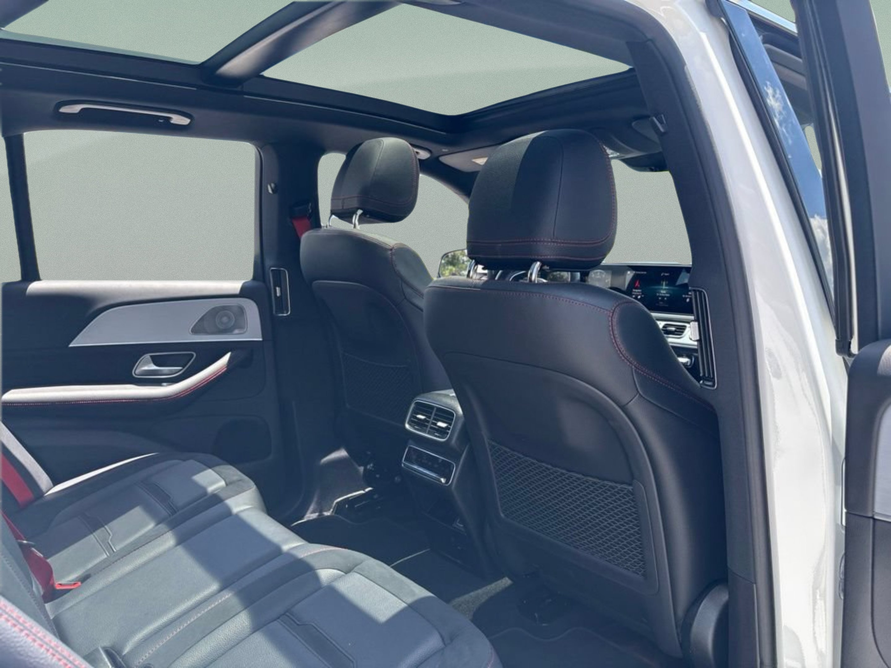 Used 2023 Polar White Mercedes-Benz AMG® GLE 53 image 26