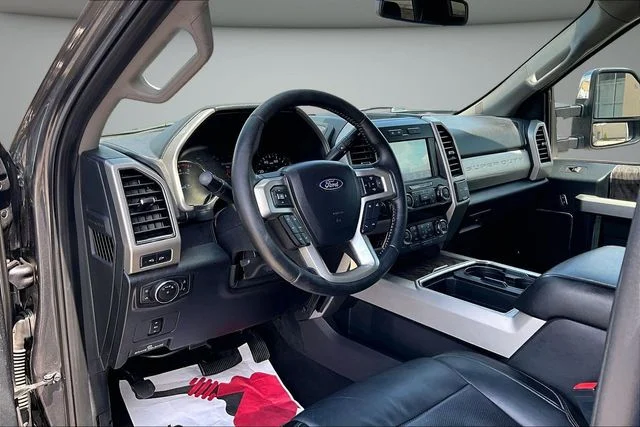 Used 2019 Magnetic Metallic Ford Lariat image 18