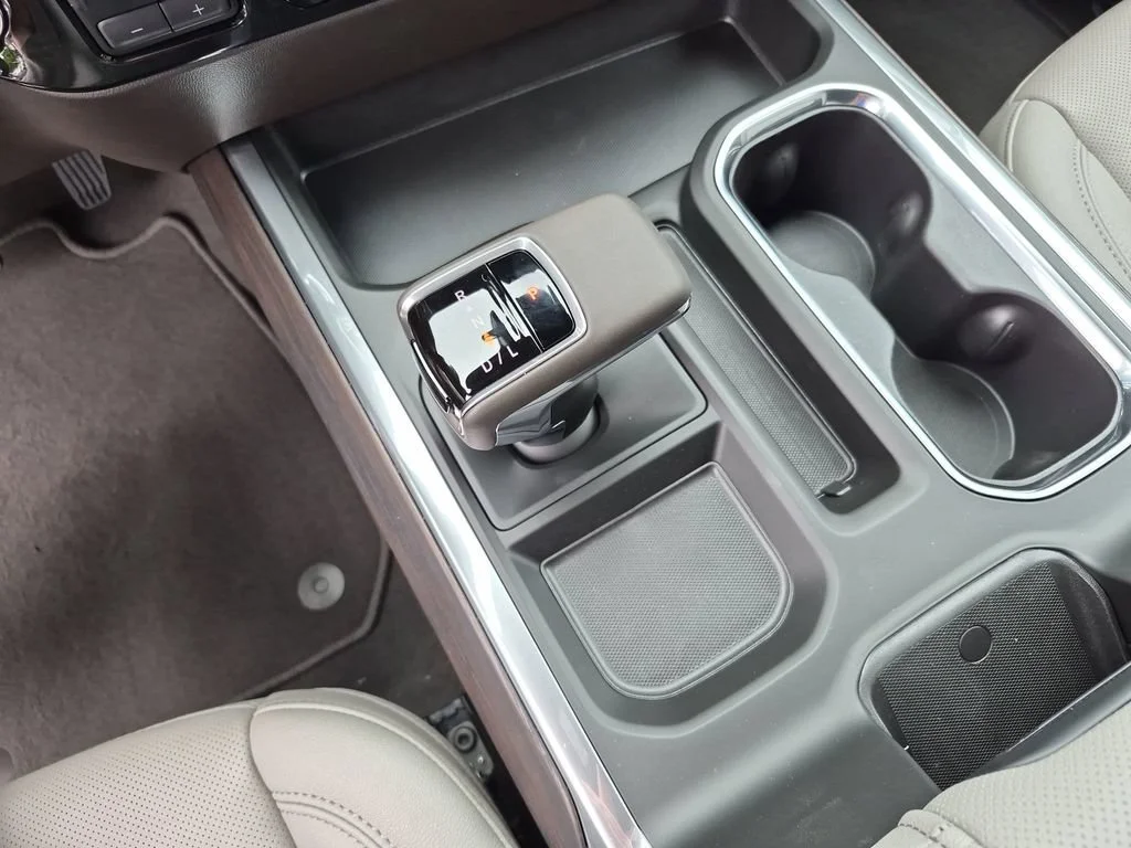 New 2026 Summit White GMC SLT image 32