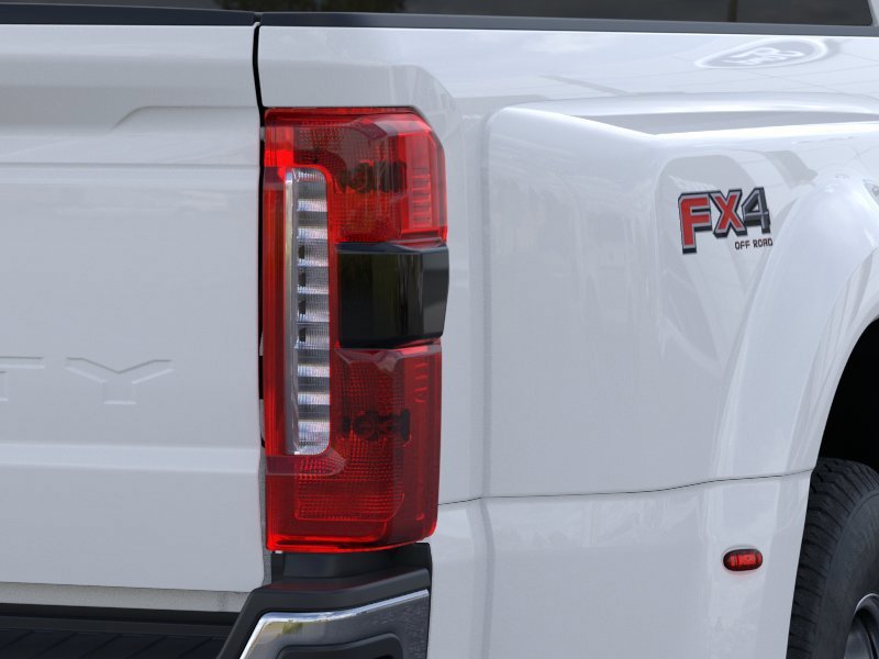 New 2026 Oxford White Ford XLT image 21