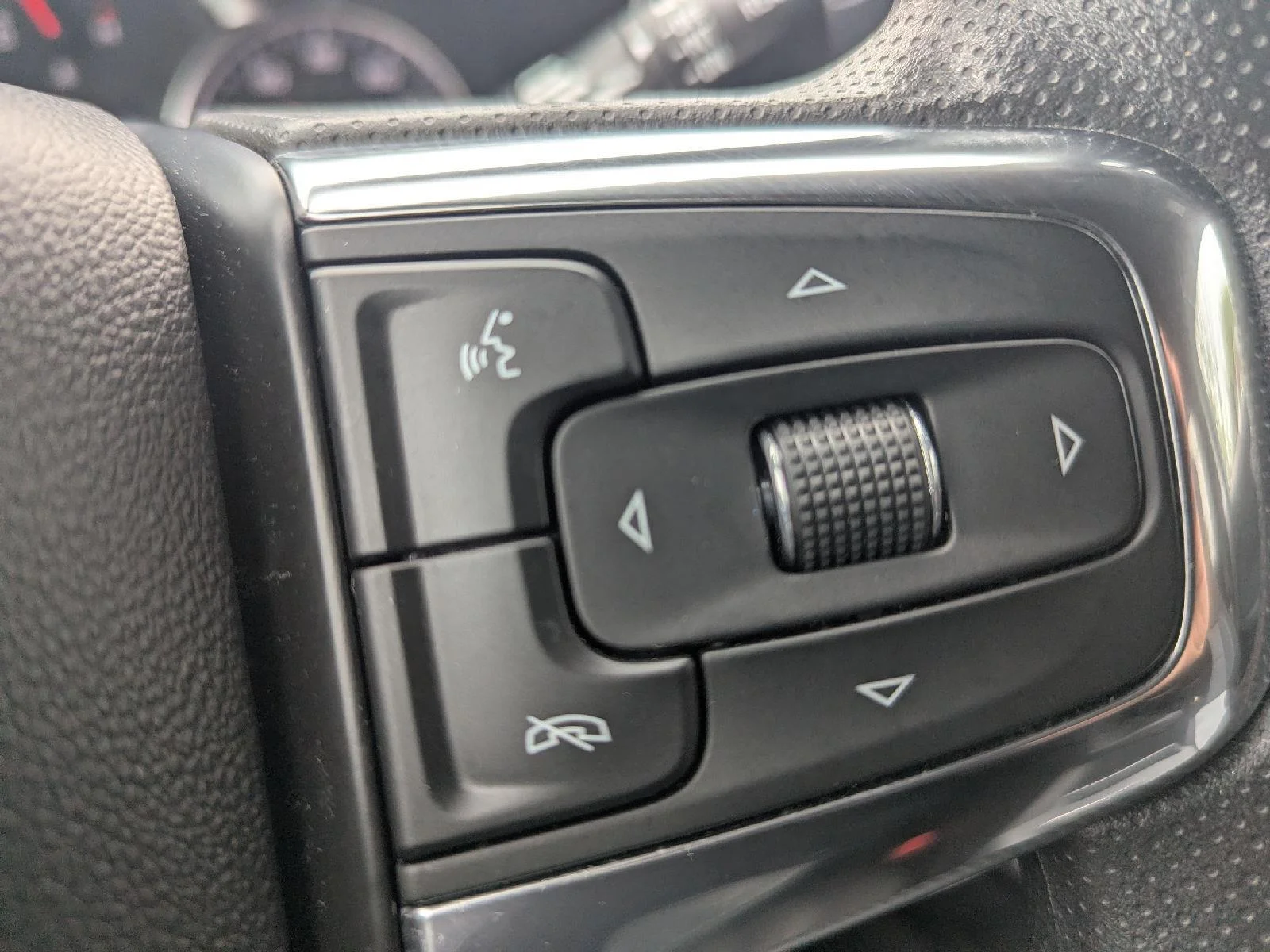 Used 2023 Copper Bronze Metallic Chevrolet 2LT image 21