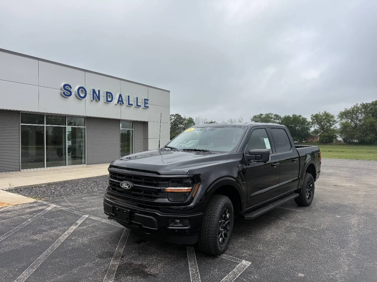 New 2026 Agate Black Metallic Ford XLT image 1