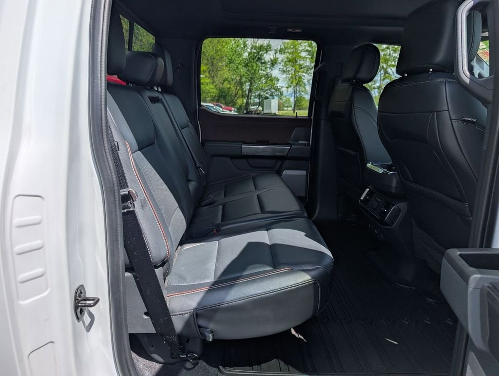 Used 2023  Ford Lariat image 21