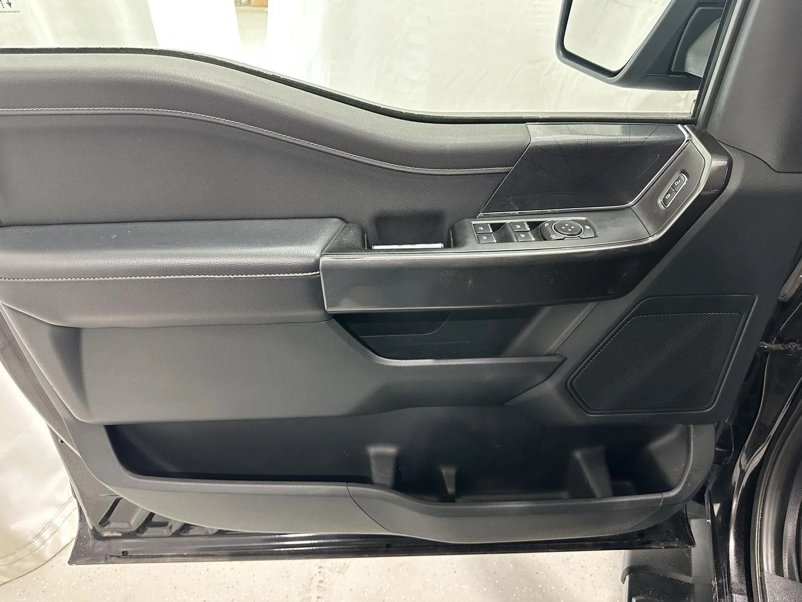 Used 2021 Agate Black Metallic Ford XL image 21