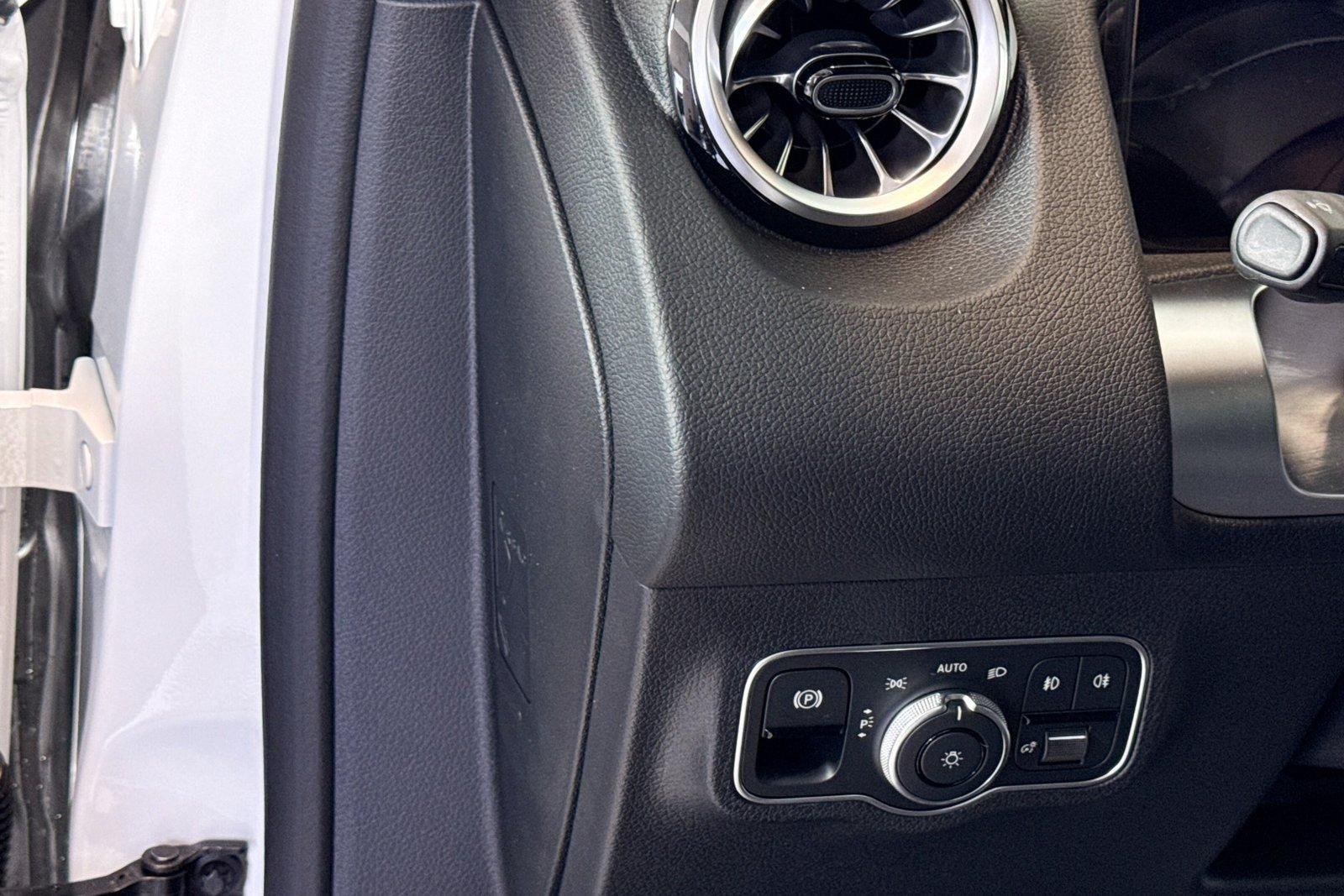 New 2026 Night Black Mercedes-Benz GLB 250 image 10