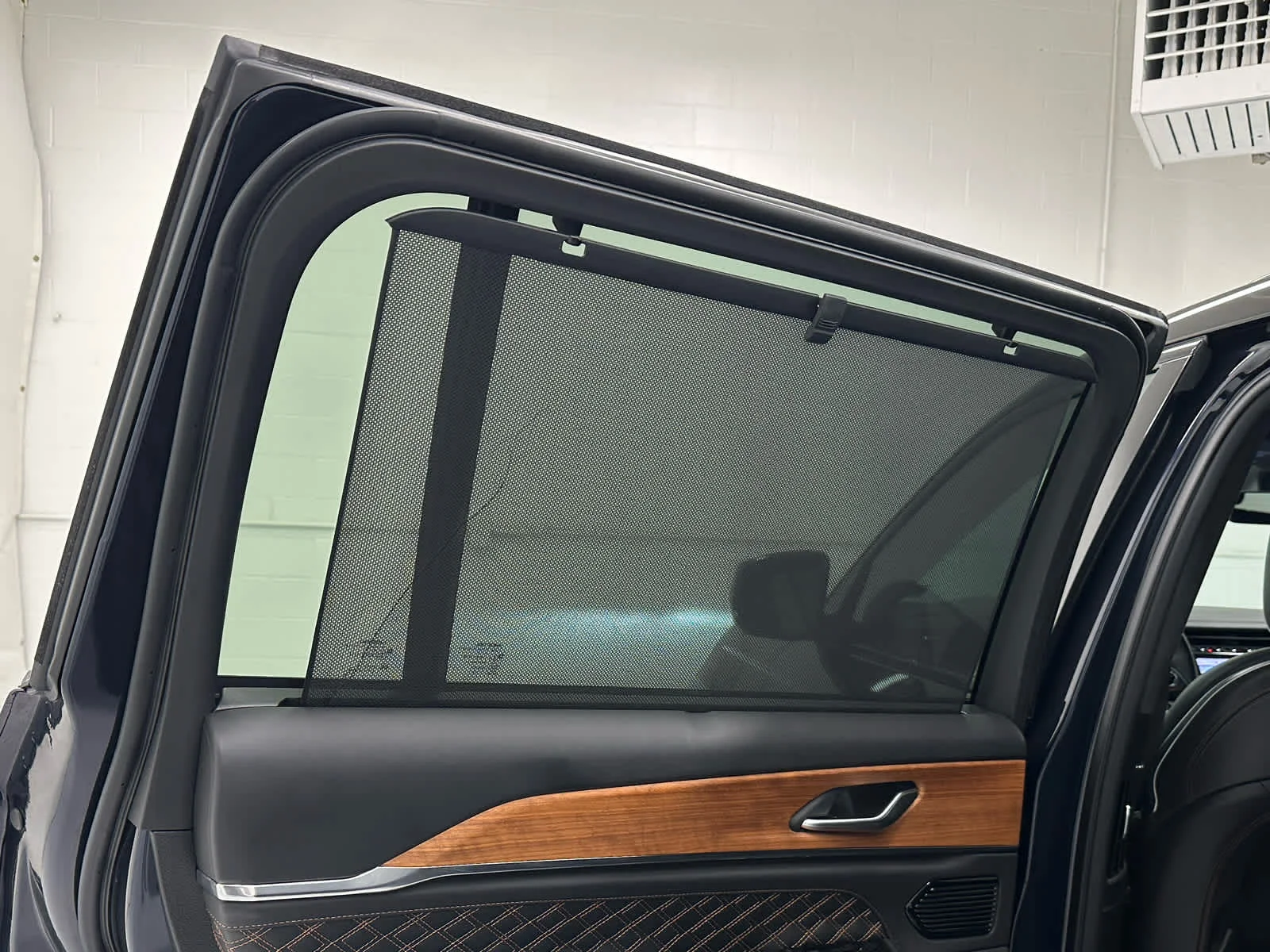 Used 2023 Midnight Sky Jeep Summit Reserve image 44