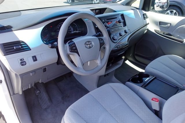 Used 2011 White Toyota LE image 12