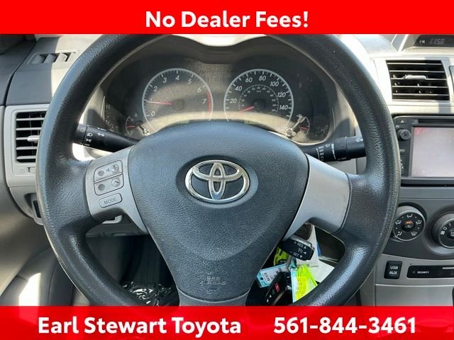 Used 2013 Silver Toyota LE image 29
