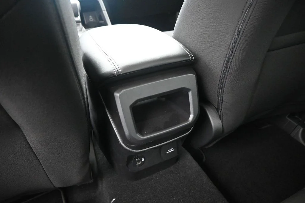 New 2026 Oxford White Ford XLT image 17