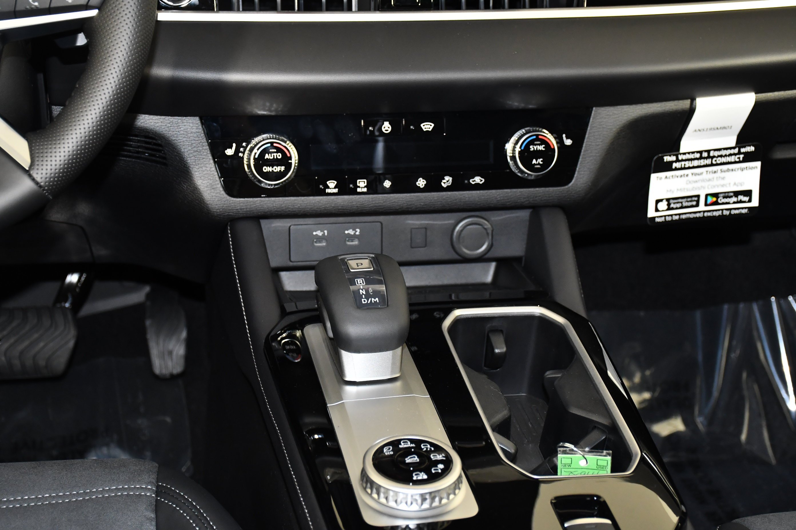 New 2026 Moonstone Gray/Black Roof Mitsubishi Trail Edition image 13
