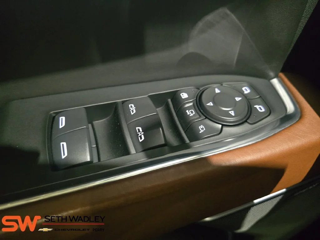 Used 2024 Summit White GMC Denali Ultimate image 28