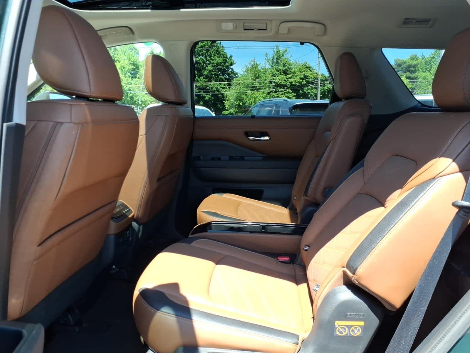 Certified Used 2024 Obsidian Green Pearl Nissan Platinum image 13