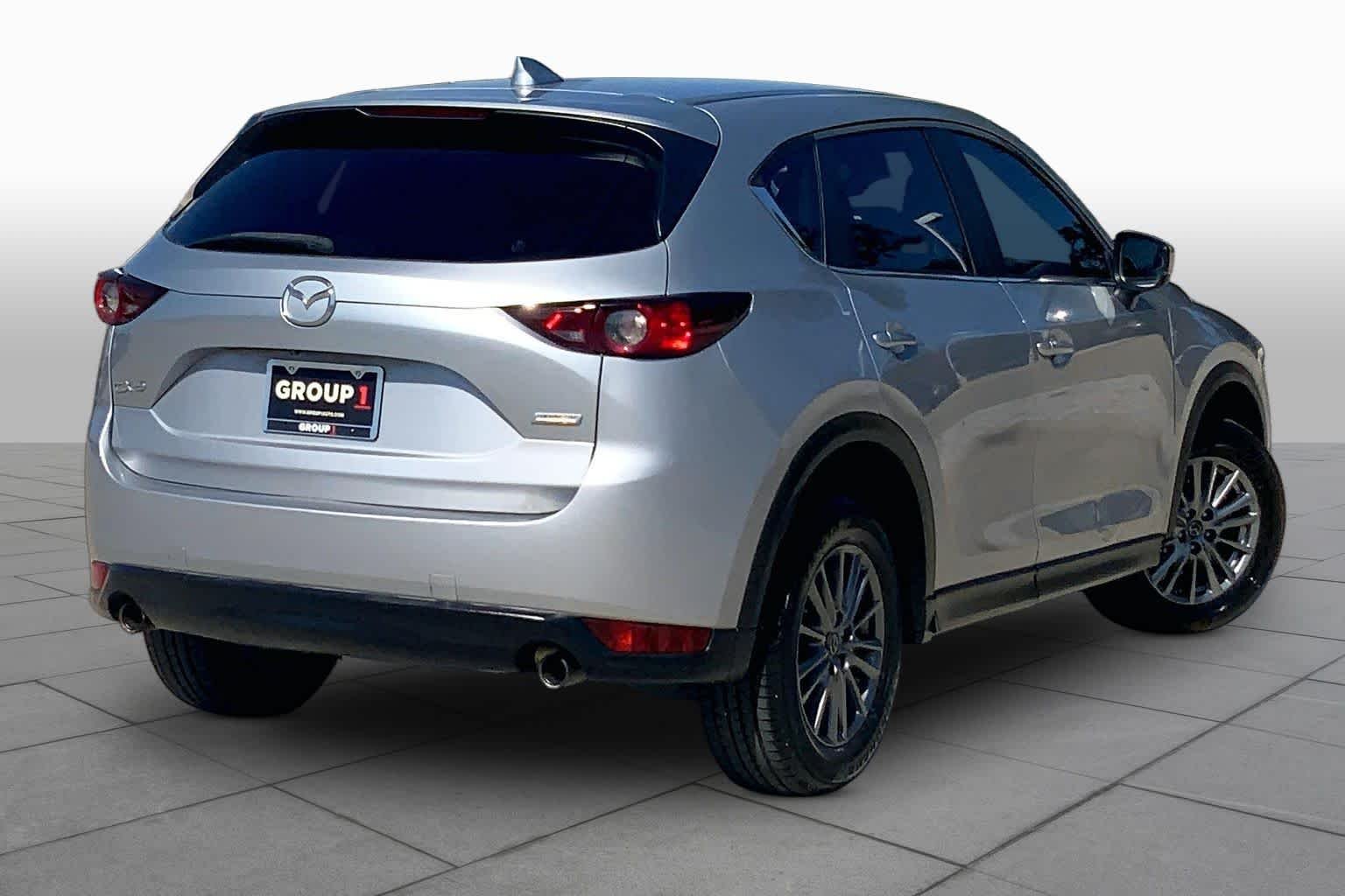 Used 2017 Sonic Silver Metallic Mazda Sport image 12