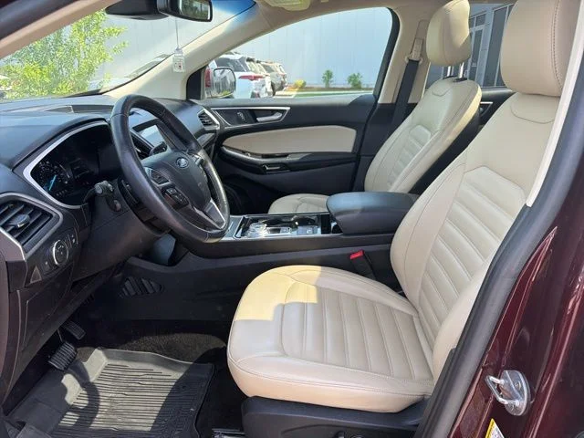 Used 2020 Red Ford SEL image 28
