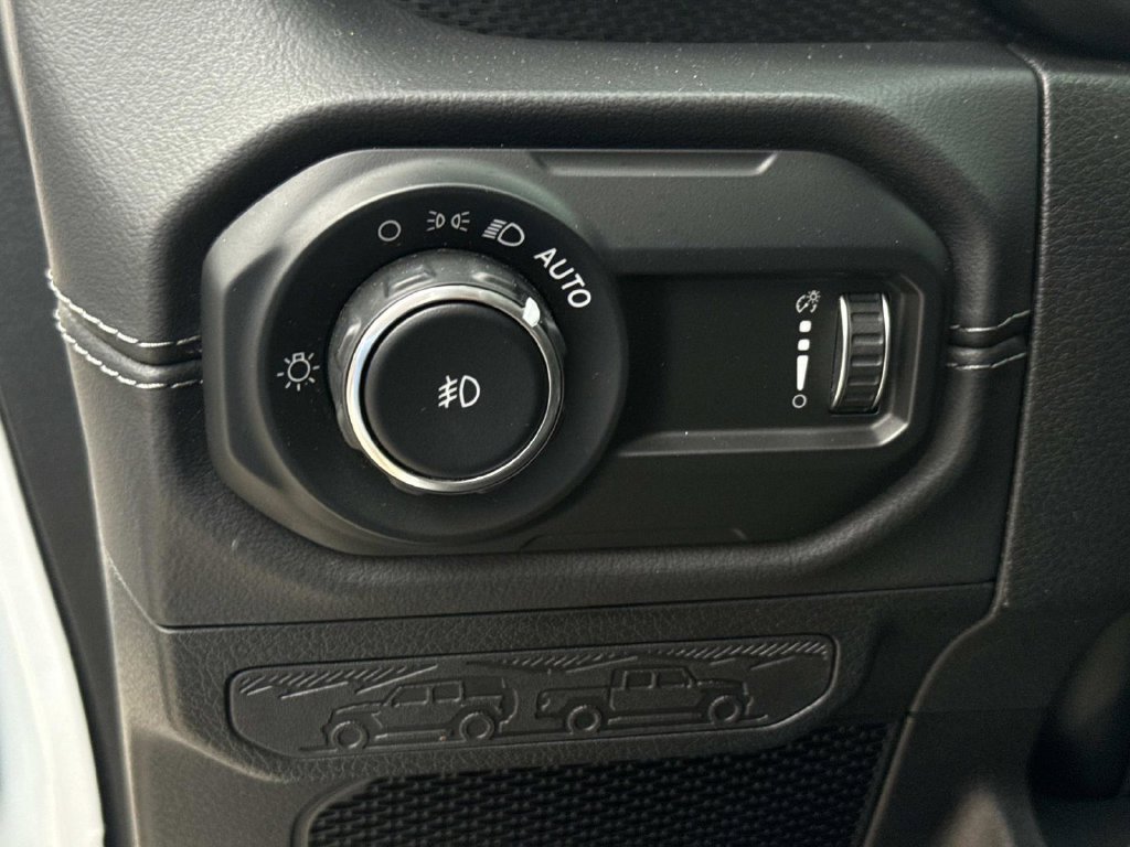 Used 2025 White Jeep Rubicon image 31