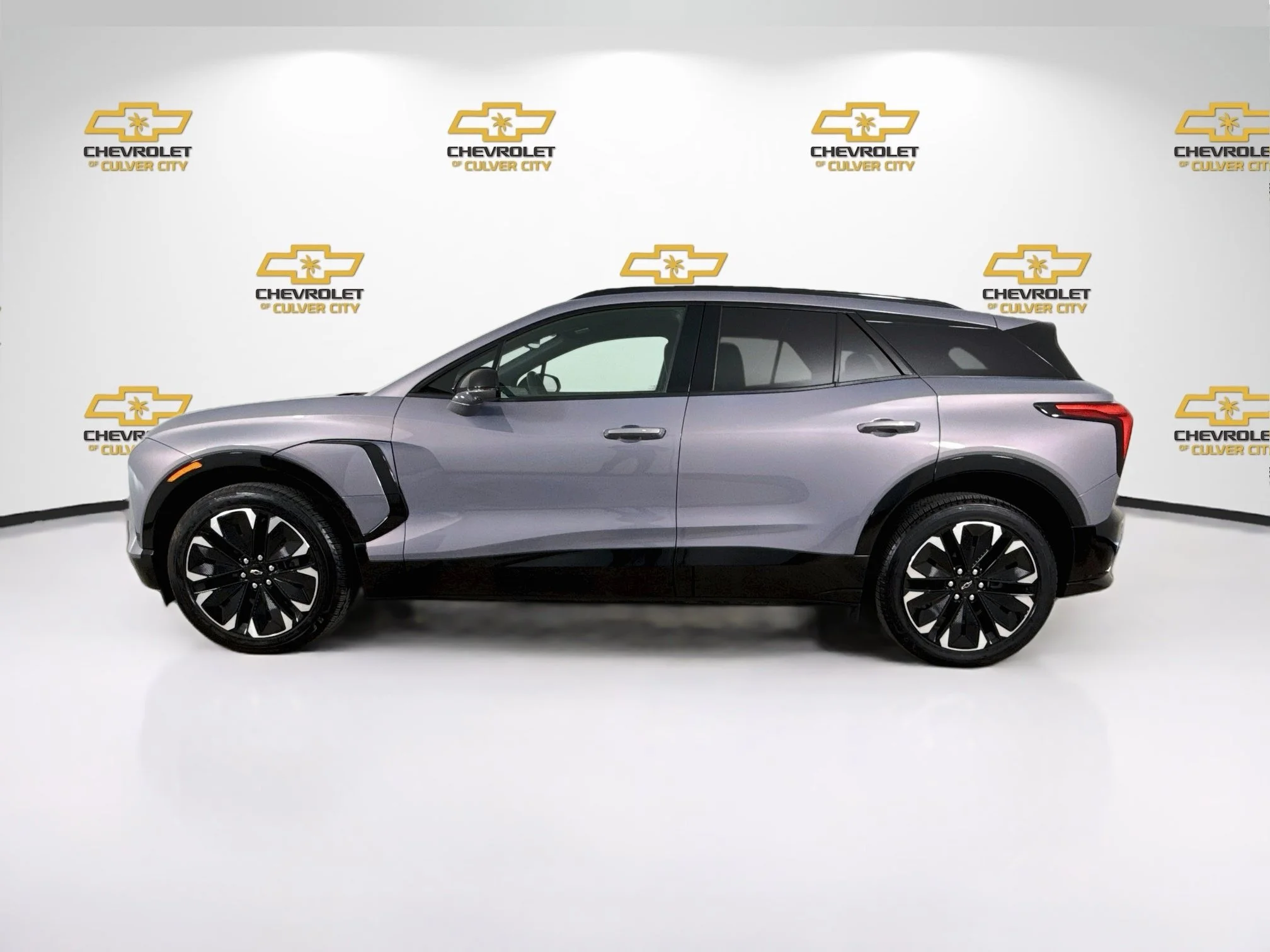 Used 2025 Galaxy Gray Metallic Chevrolet RS image 5