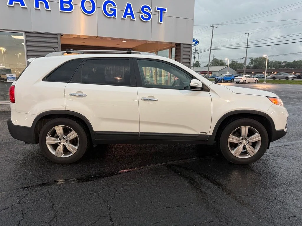 Used 2012 White Kia EX image 5