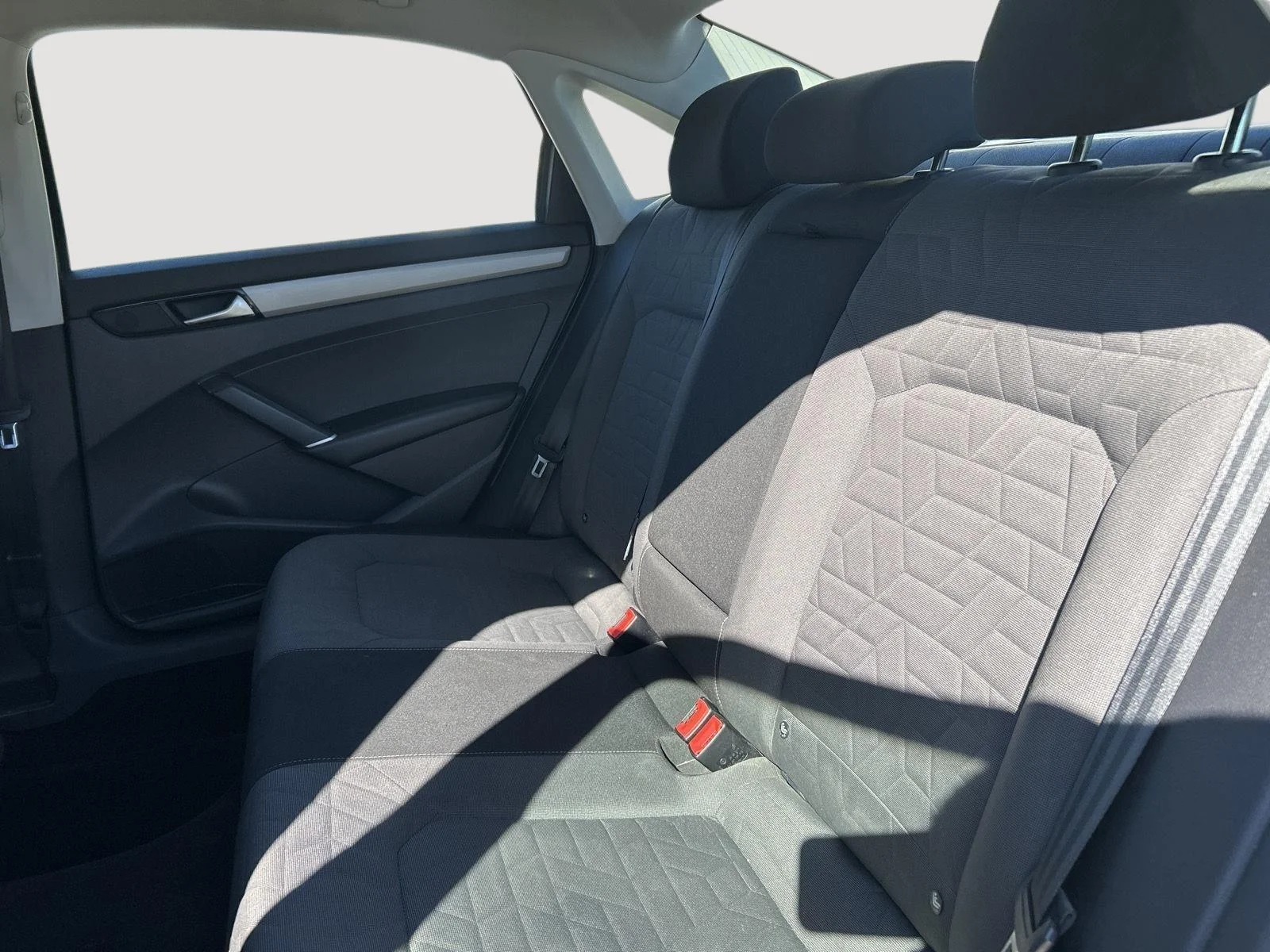 Used 2020 Platinum Gray Metallic Volkswagen 2.0T S image 19
