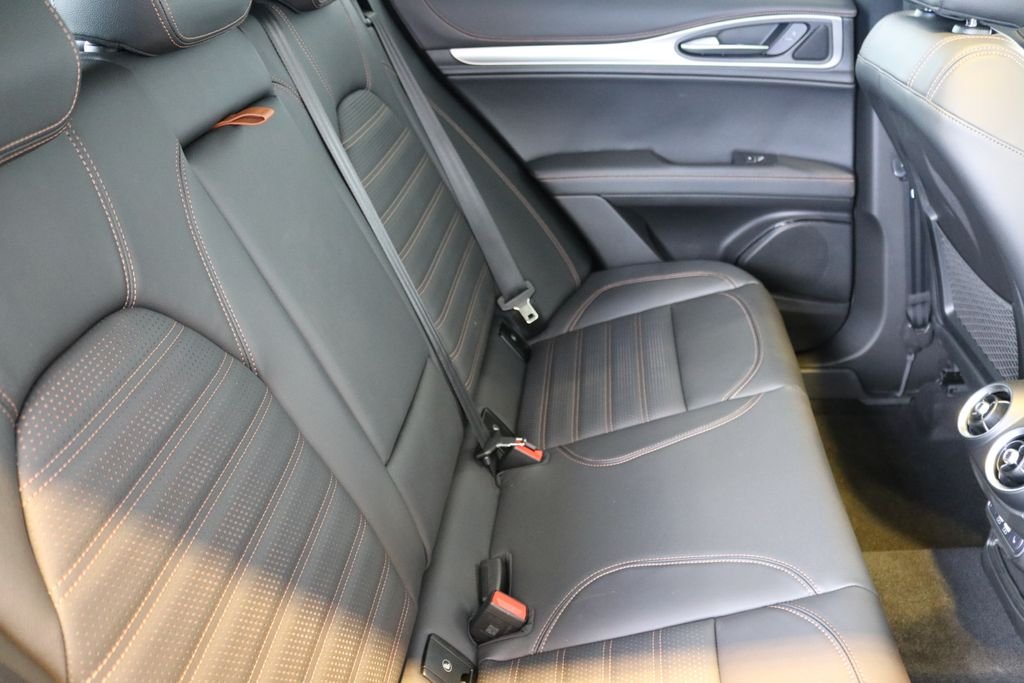 2025 Alfa Romeo Stelvio Intensa - Photo 38