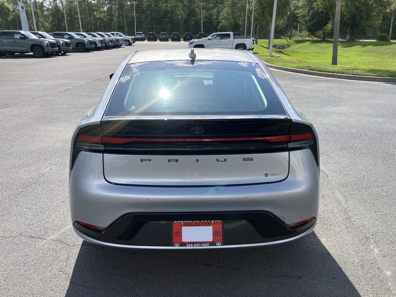 Used 2025 Cutting Edge Toyota XLE image 4