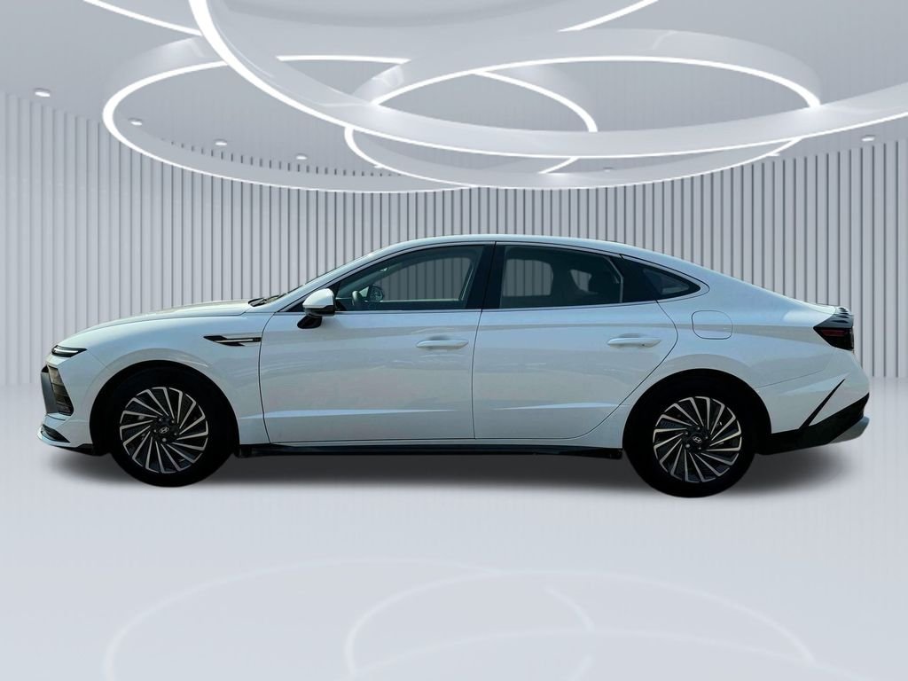 New 2025 White Hyundai SEL image 22