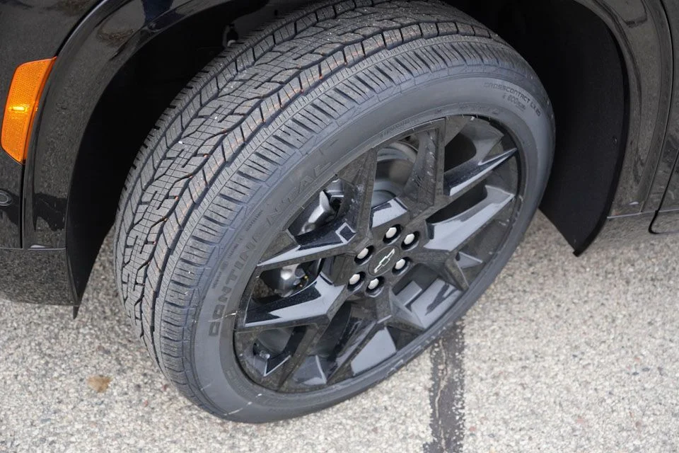 New 2026 Mosaic Black Metallic Chevrolet RS image 9