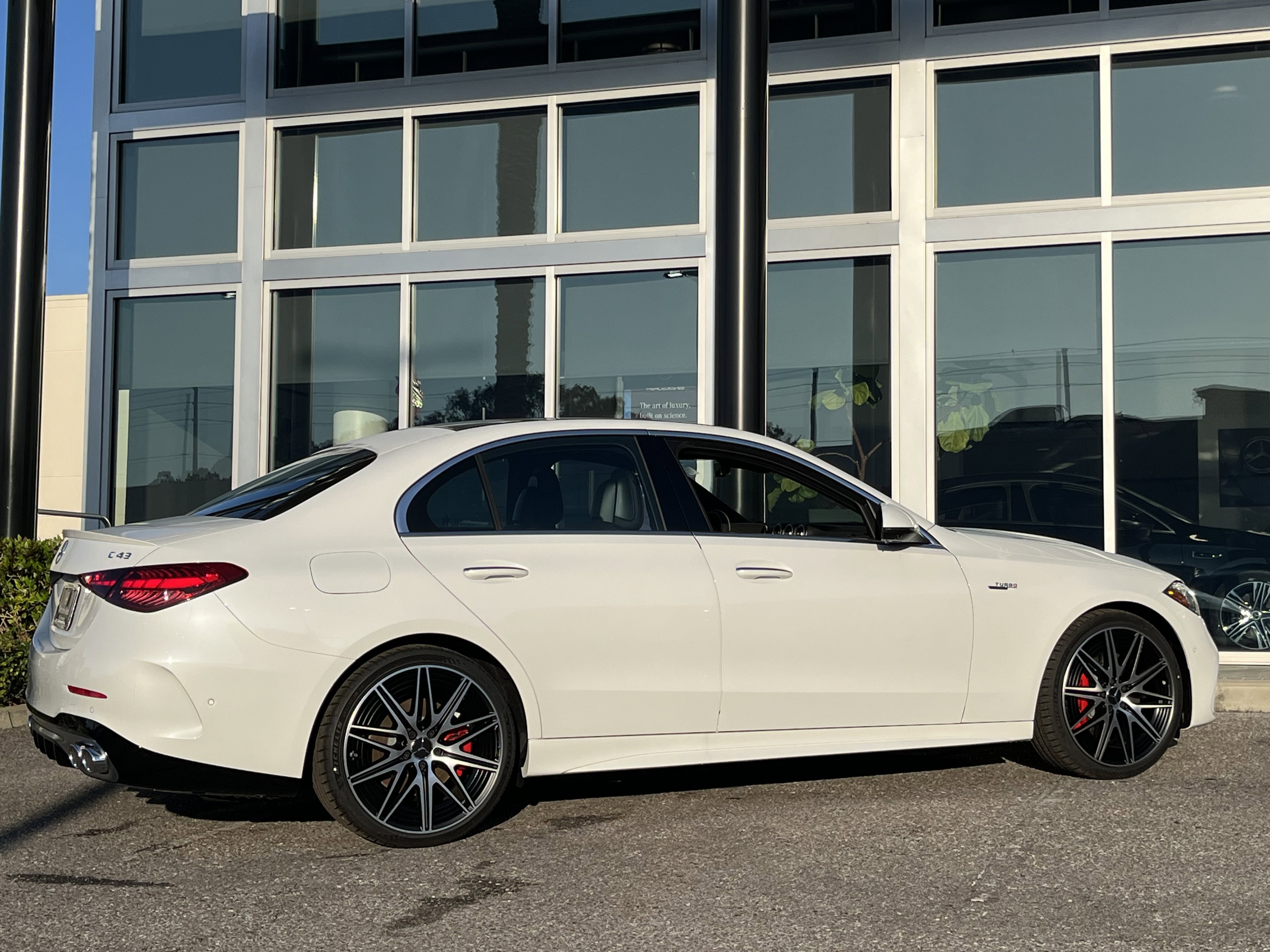 New 2026 MANUFAKTUR Moonlight White Metallic Mercedes-Benz AMG® C 43 image 36