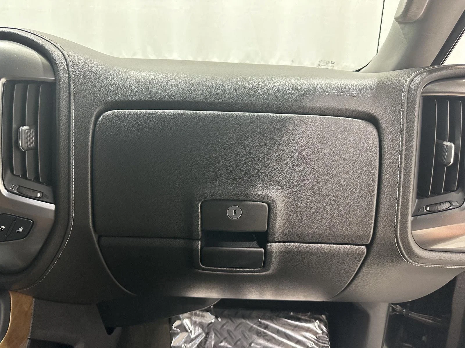 Used 2015 BLACK Chevrolet LTZ image 23