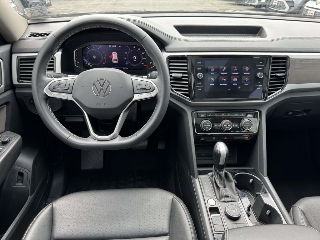 2023 Volkswagen Atlas SE w/Tech - Photo 17