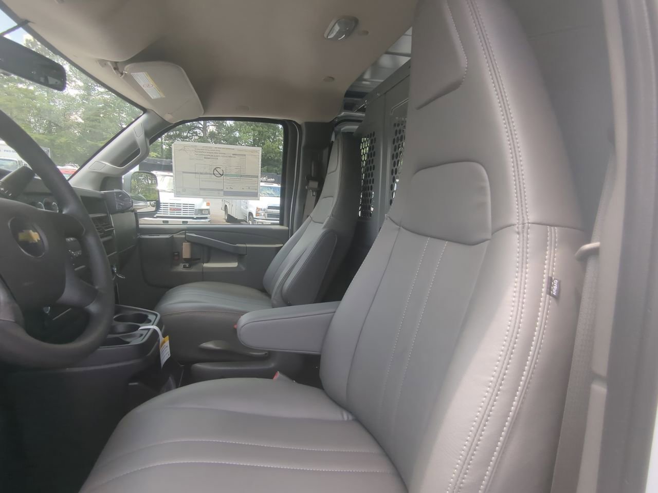 2025 Chevrolet Express Cargo Work Van - Photo 17