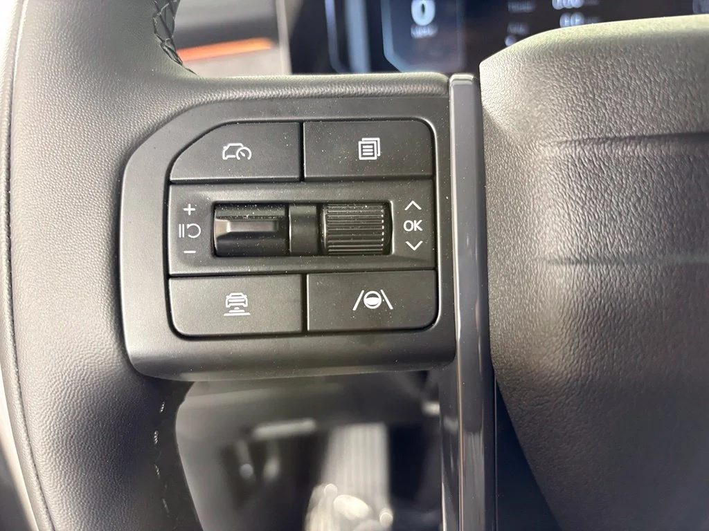 New 2027 Glacial White Pearl Kia X-Line SX image 26