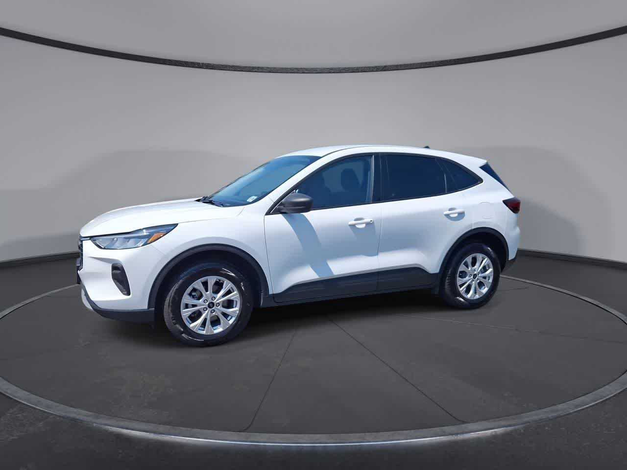 Used 2025 Oxford White Clearcoat Ford Active image 4