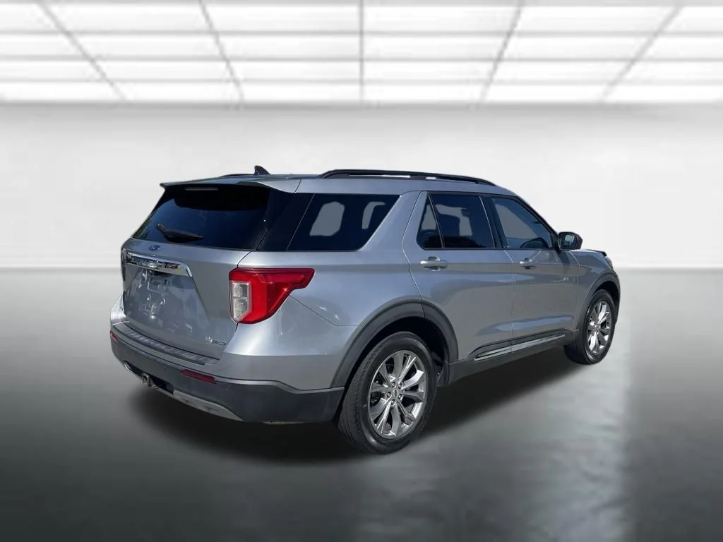 Used 2021 Silver Ford XLT image 4