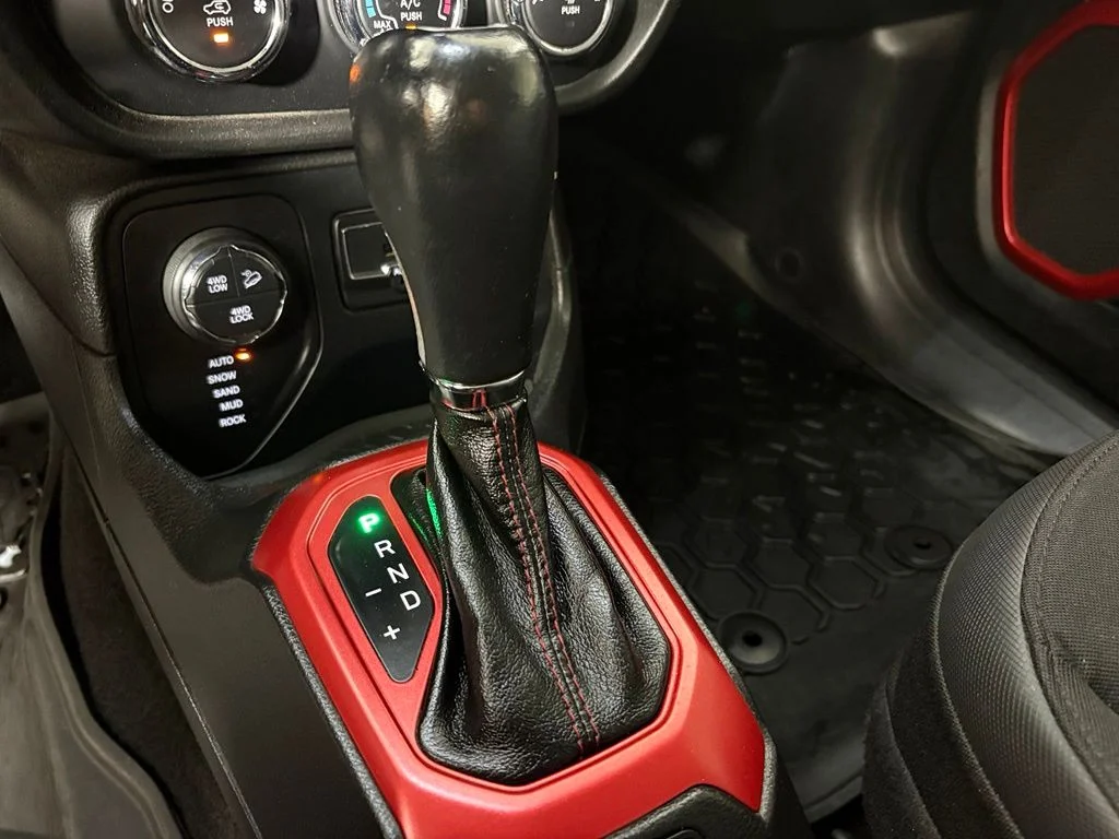 Used 2016 Black Jeep Trailhawk image 33