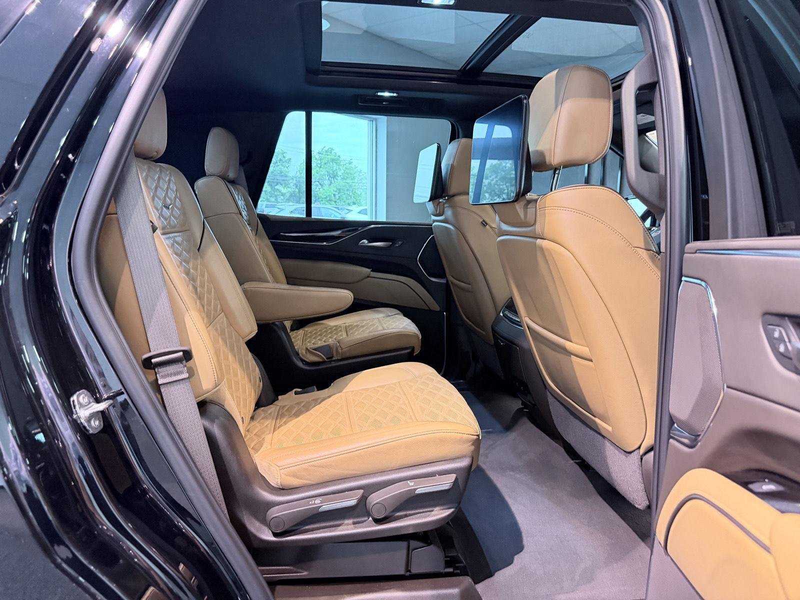 2024 Cadillac Escalade Sport - Photo 30