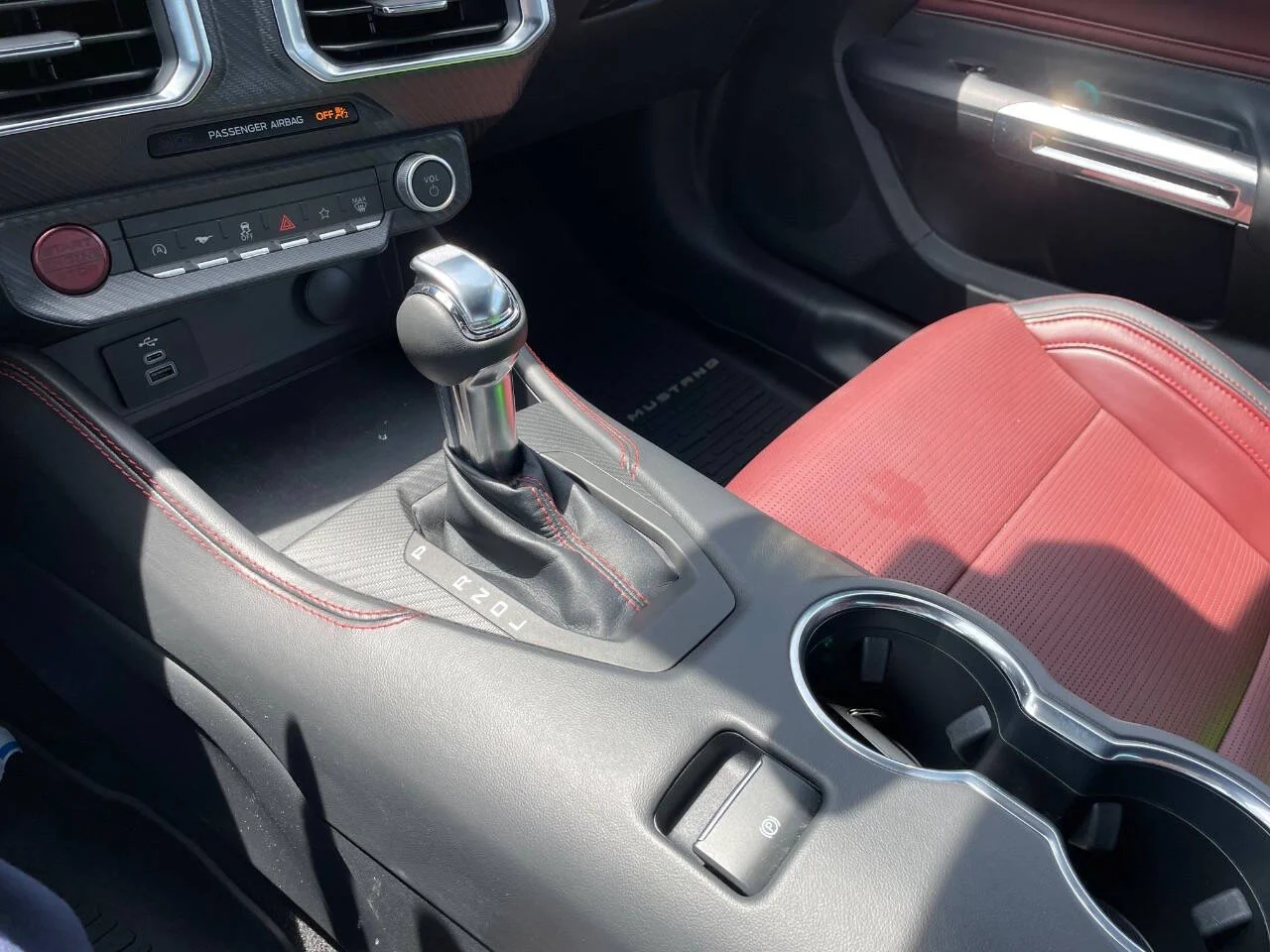 2025 Ford Mustang EcoBoost Premium - Photo 18