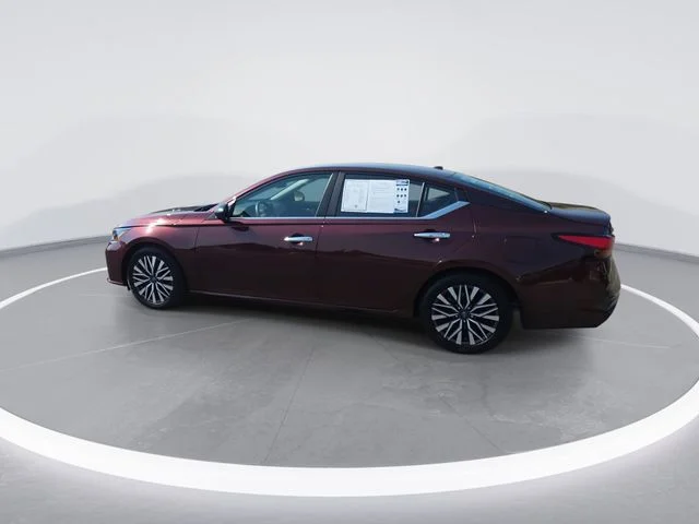 Used 2025 Red Nissan 2.5 SV image 6