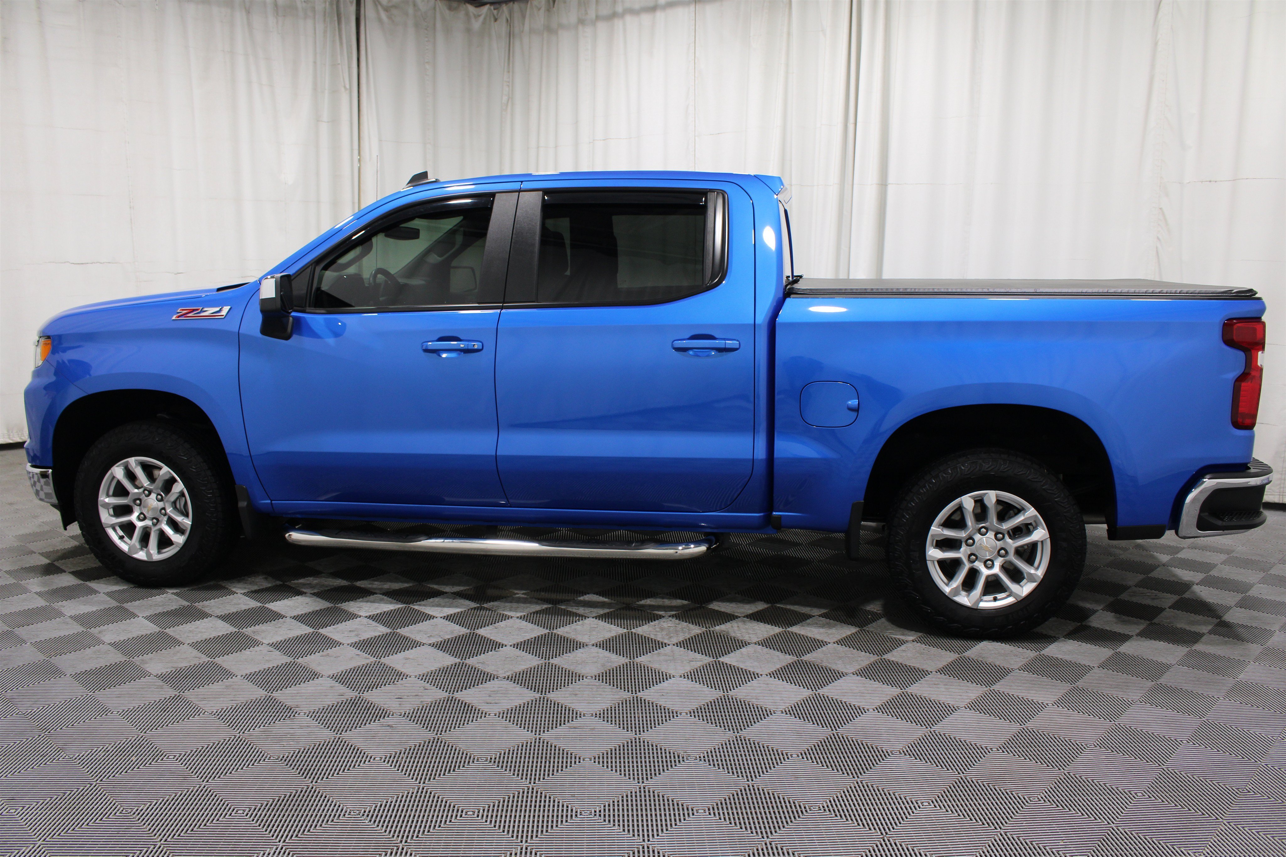Used 2025 Riptide Blue Metallic Chevrolet LT image 34
