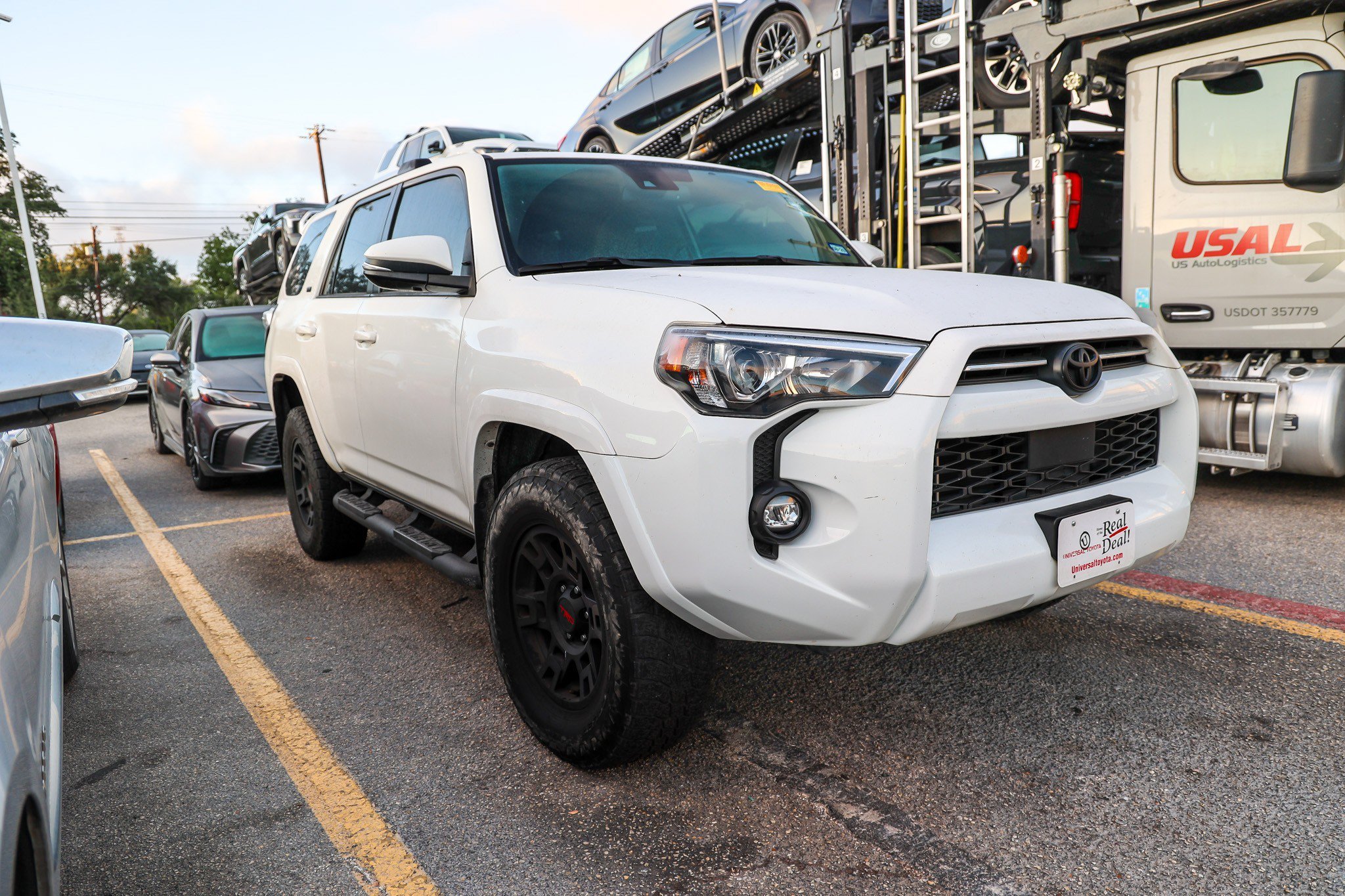 Used 2023 ICE CAP Toyota SR5 Premium image 5