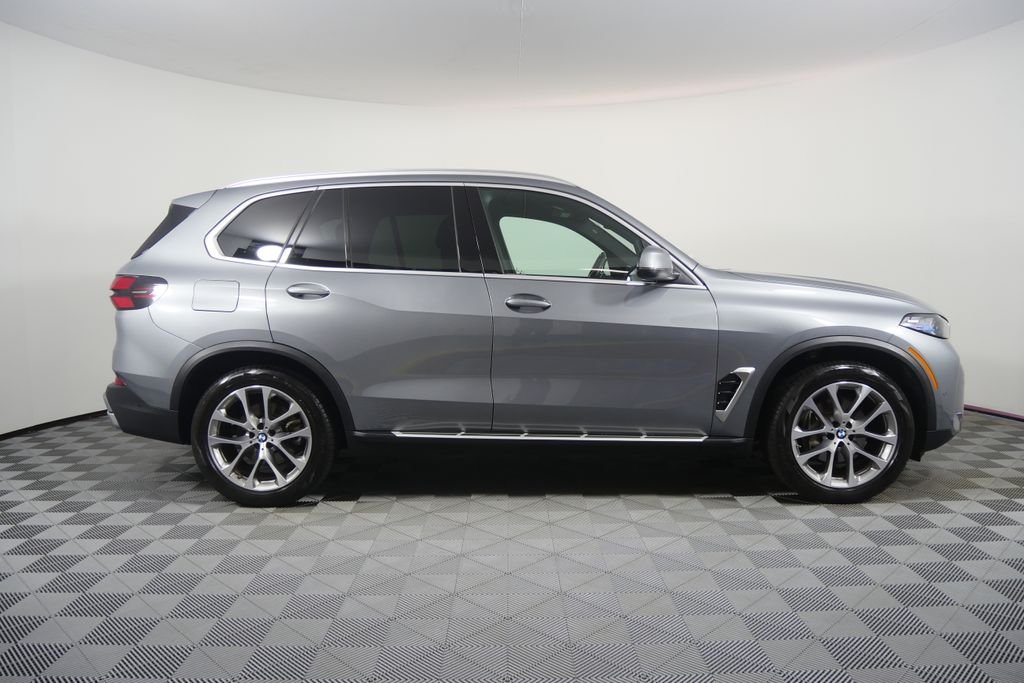 Certified Used 2026 Skyscraper Grey Metallic BMW sDrive40i image 2