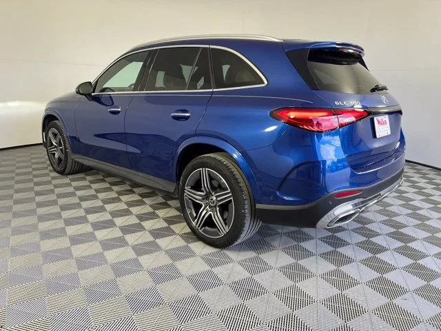 Used 2023 Blue Mercedes-Benz GLC 300 image 5