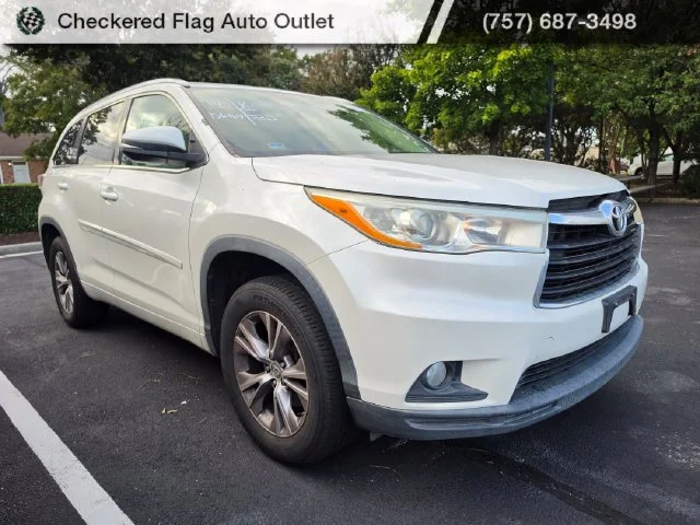 Used 2014 Blizzard Pearl Toyota XLE V6 image 3